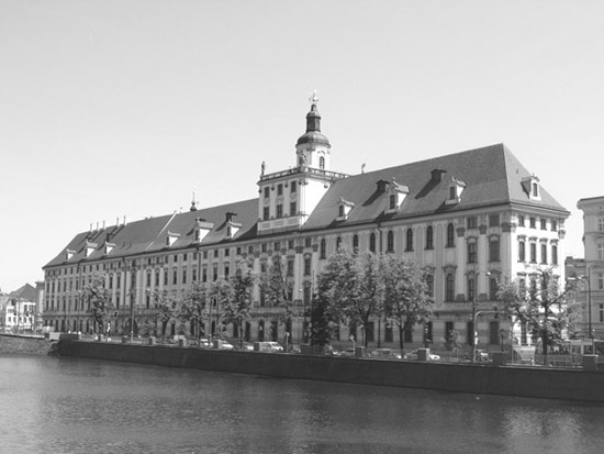 gmach główny uniwersystetu wrocławskiego